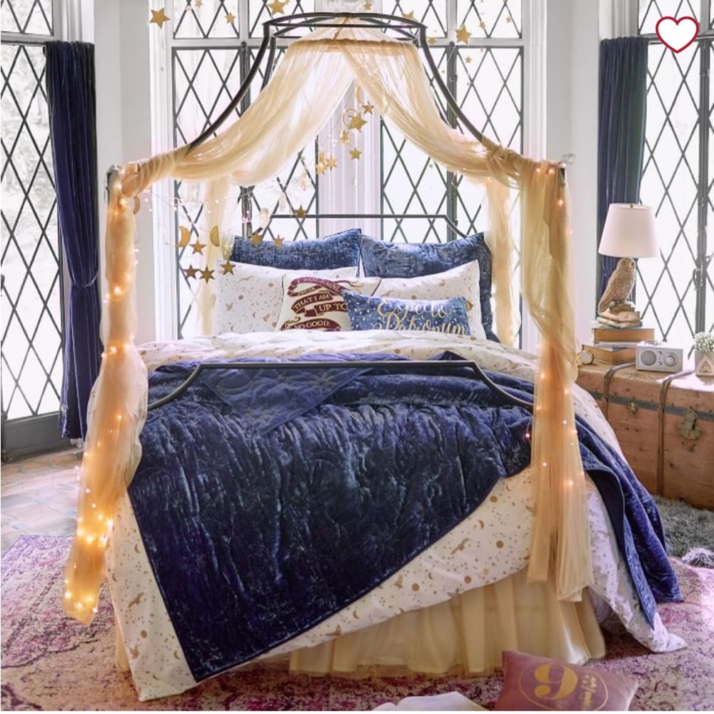 Pottery Barn Teen Harry Potter Magical Velvet Quilt